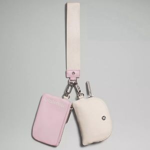 Lululemon Duel Pouch Wristlet NWT very rare pink/opal